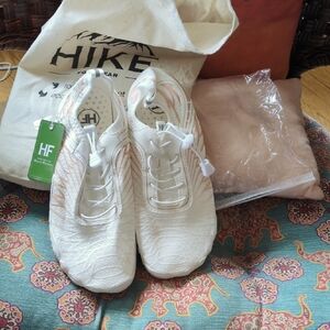 Hike Footwear Lorax Pro White and Pink Barefoot Shoes Size 41 NWT